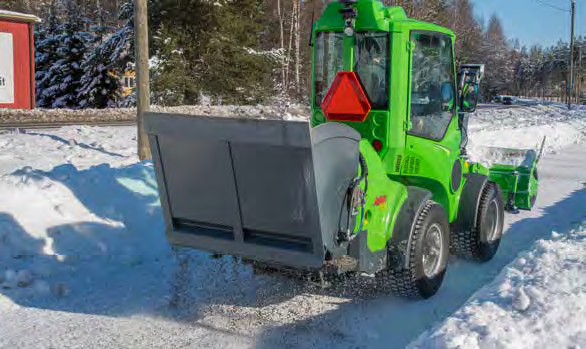Wahadłowy rozsiewacz piasku i soli Avant 900 mm